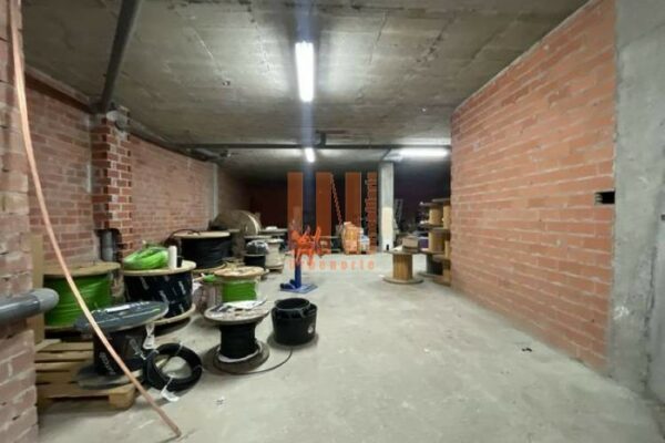 Local comercial en Cambre (A Coruña)