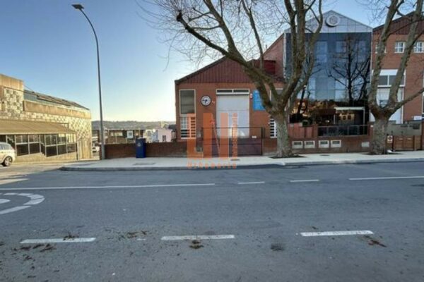 Local comercial en Oleiros (A Coruña)