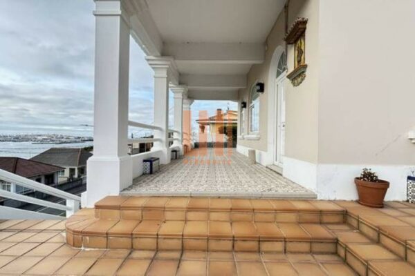 Vivienda unifamiliar en Oleiros (A Coruña)