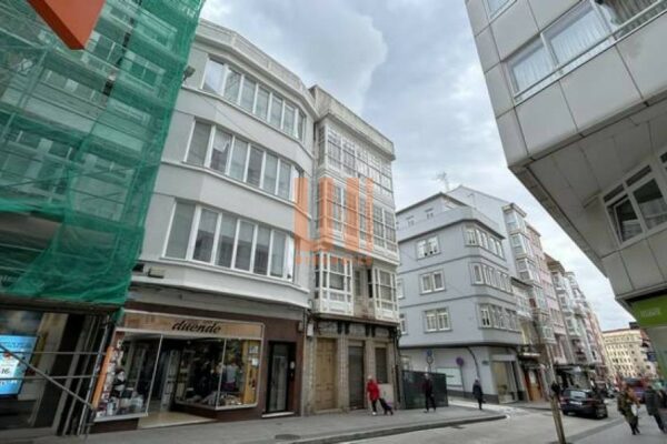 Edificio mixto en A Coruña (A Coruña)