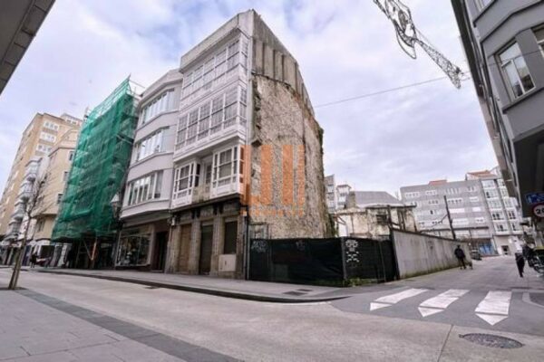 Edificio mixto en A Coruña (A Coruña)