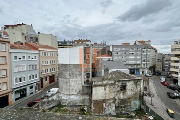 Edificio mixto en A Coruña (A Coruña)
