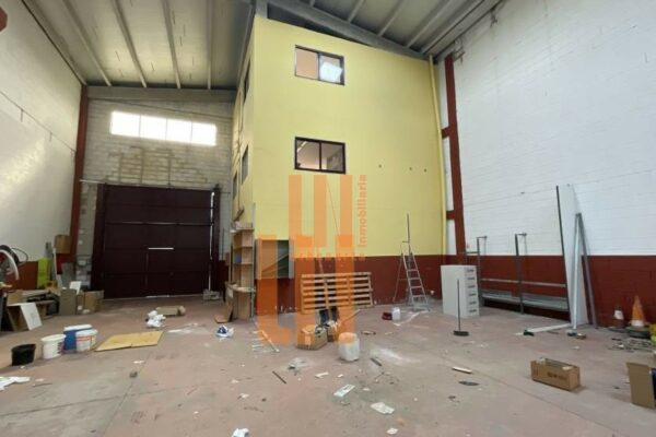 Nave industrial en Cambre (A Coruña)