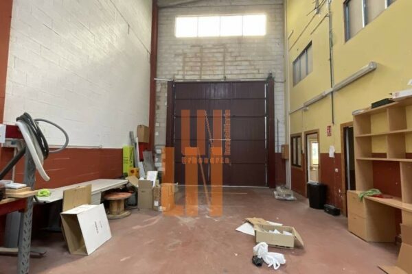 Nave industrial en Cambre (A Coruña)