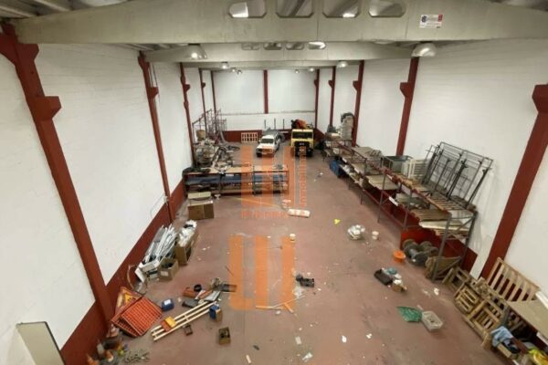 Nave industrial en Cambre (A Coruña)