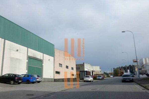 Nave industrial en Cambre (A Coruña)