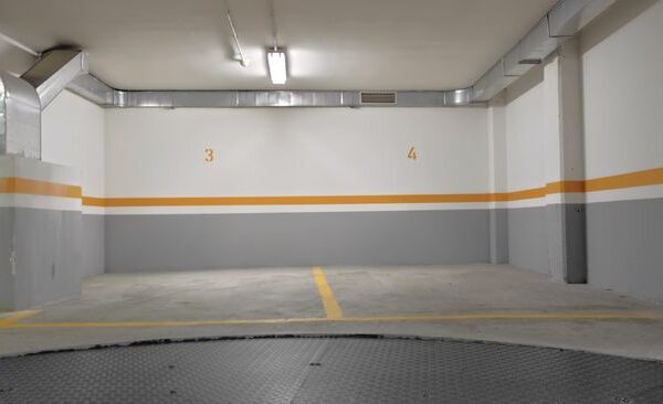 Garaje en A Coruña — Federico Tapia 53