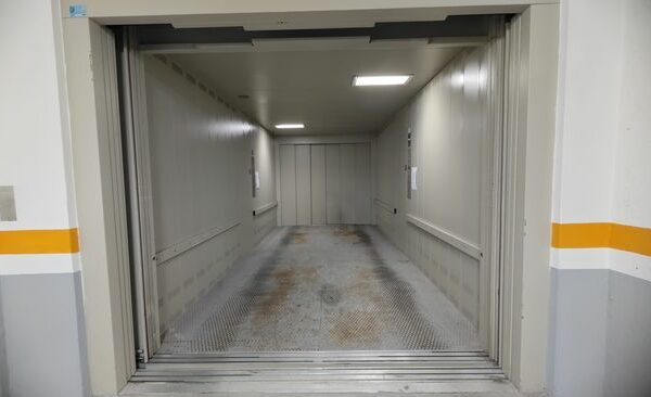 Garaje en A Coruña — Federico Tapia 53